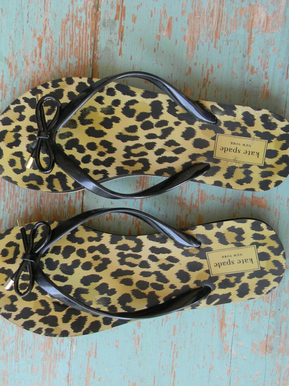 Kate Spade Leopard Print Flip Flops NOVA BOW Thong Sandals Size 9